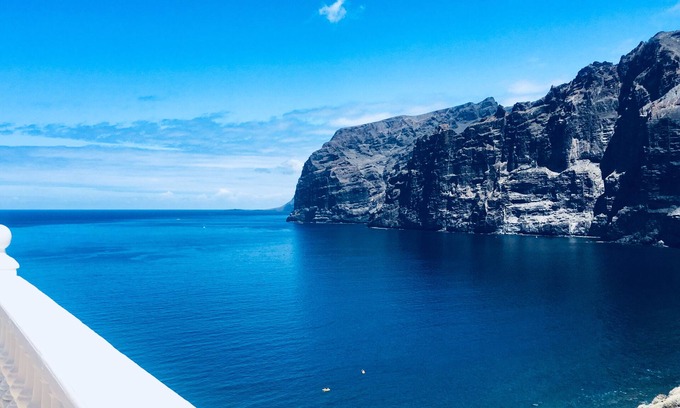 Los Gigantes Apartment | Superb apartment with stunning sea and cliff views, 2 terraces and free wifi.
