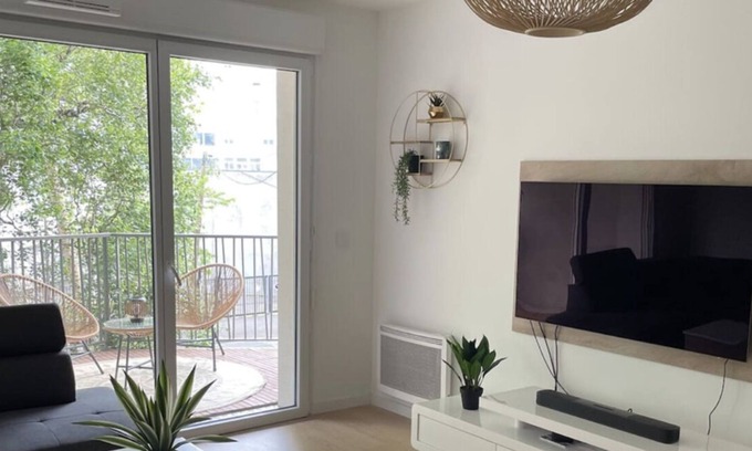 Nord - Gare Apartment | Superb apartment in residence with parking