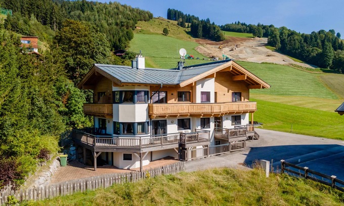 Hinterglemm Apartment | Superb apartment on the slopes with terrace