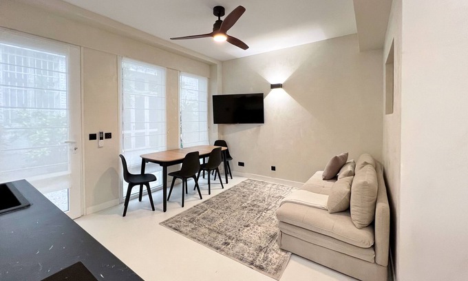 Quartier du Mail Apartment | Superb Apartment Palais Royal Louvre Museum