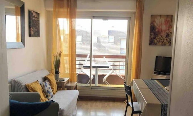 Houlgate Apartment | Superb flat with sea views