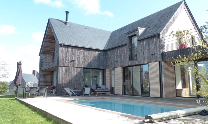 Port de St Goustan House | Superb house with swimming pool at the port of St Goustan
