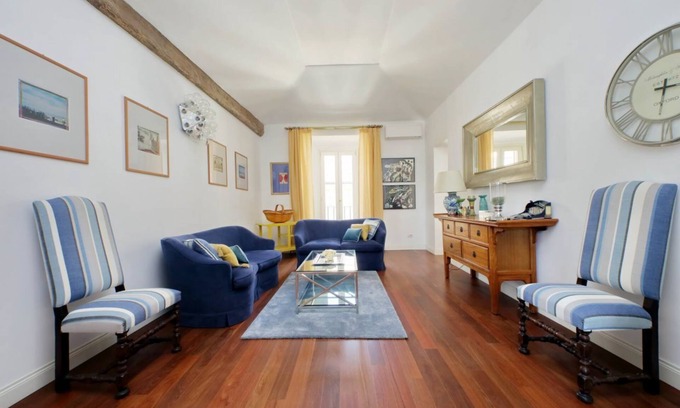 Rione V Ponte Apartment | Superb Penthouse near Piazza Navona