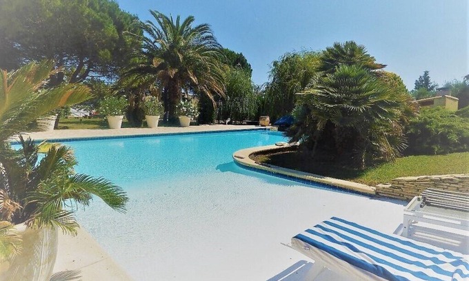 Marseillan Villa | Superb Prestige Villa Heated pool