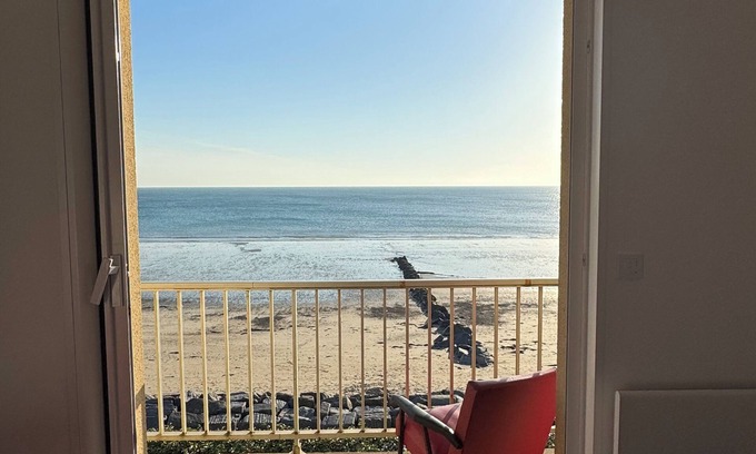 Agon-Coutainville Apartment | Superb sea view apartment