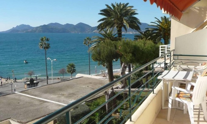 Le Suquet Apartment | Superb seafront apartment near the Palais des Festivals and town center