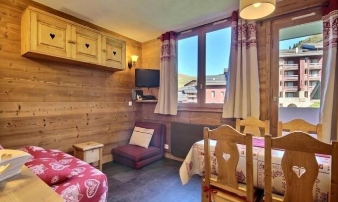Belle Plagne Apartment | Superb studio-cabin for 4 on the slopes, balcony, ski locker, parking