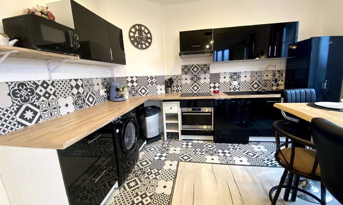 Aulnay-sous-Bois Apartment | ⭐ Superb T5 redone with taste ☀15min Paris /CDG ✈️ 🚇