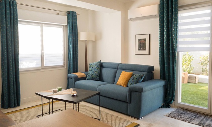 Mauguio Apartment | Superb town center apartment with garden