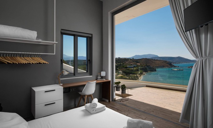 Almyrida Villa | Superb villa with breath-taking view !