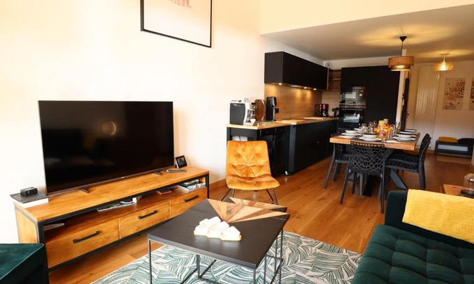 Les Gets Apartment | Superbe Appartement 4 Étoiles, 2 Chambres, Proche Pistes, Balcon, Parking, Ski & Vélo - FR-1-623-329