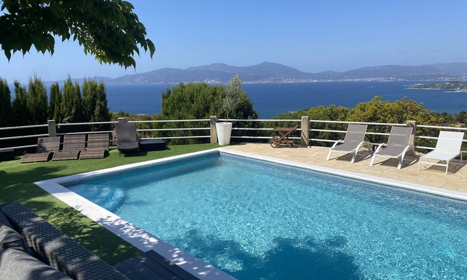 Pietrosella House | Superbe villa avec vue exceptionnelle sur le golfe d’Ajaccio.