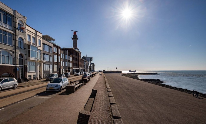Vlissingen Apartment | Superbly located apartment boulevard Vlissingen