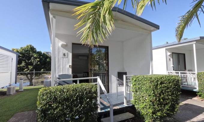 Alexandra Headland Cabin | Superior Double Cabin - Superior Double Cabin 4 Berth