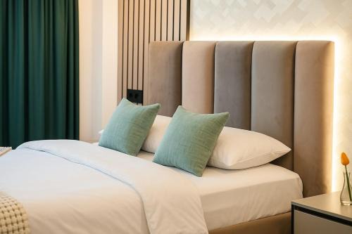 Eforie Nord Apartment | Superior Double Room with Jacuzzi & Lake View