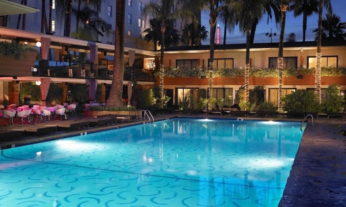 Hollywood Hotel | Superior King Suite, The Hollywood Roosevelt, Outdoor Swimming Pool