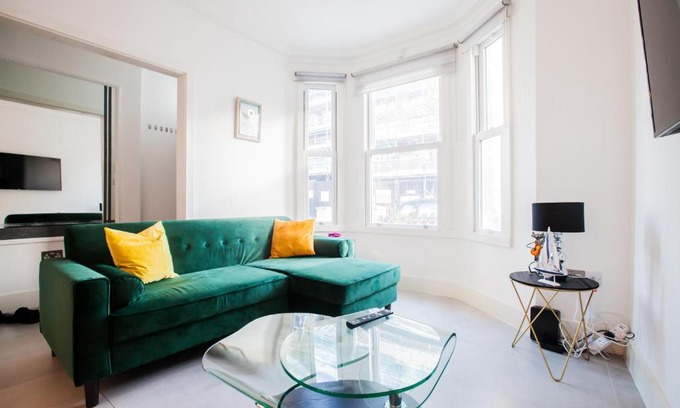Berrylands House | Surbiton Luxury Garden House 19A