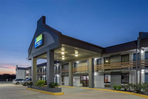 Gonzales Hotel | SureStay by Best Western Gonzales