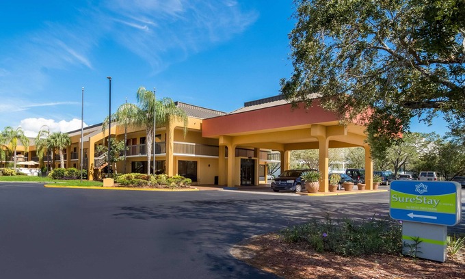 Feather Sound Hotel | SureStay Hotel by Best Western St. Pete Clearwater Airport