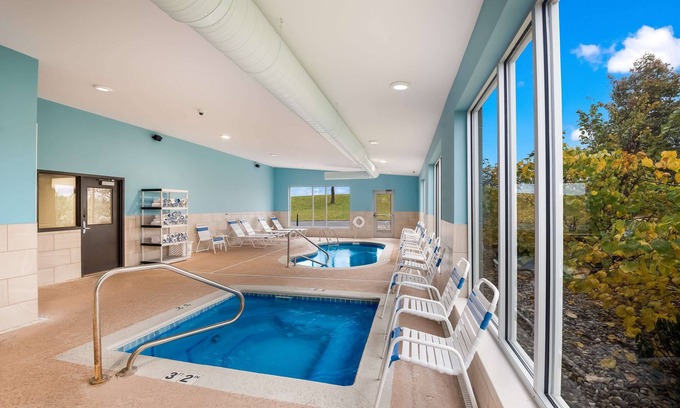 Jasper Hotel | SureStay Plus Hotel by Best Western Jasper