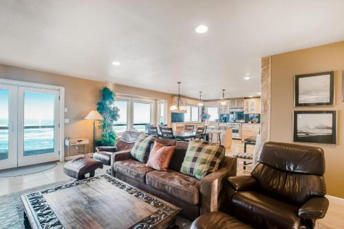 Roads End House | Surf and Sand