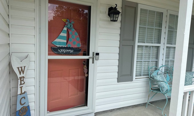 Hampstead Cottage | Surf City Beaches are beautiful! 3 BR Cottage 3 miles to Surf City Ocean & Sand