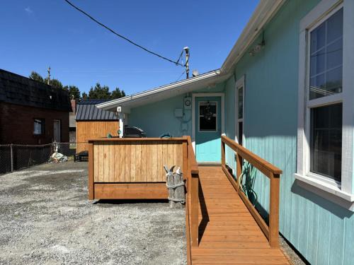 Long Beach House | Surfs Up