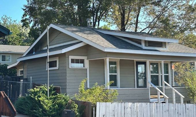 Susanville House | Susanville Mountain View close to Bizz Johnson Trail