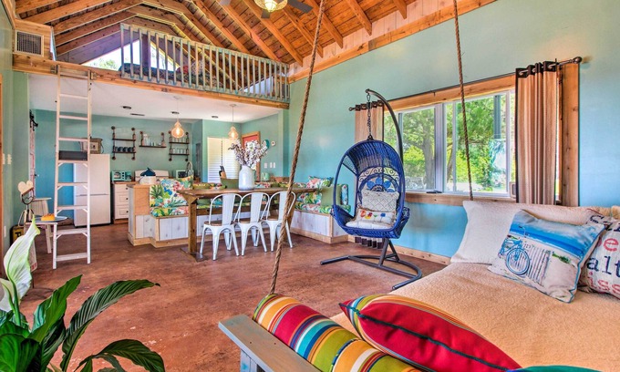 Midway Apartment | 'Susie Shanty:' High-End Waterfront Studio w/ Dock