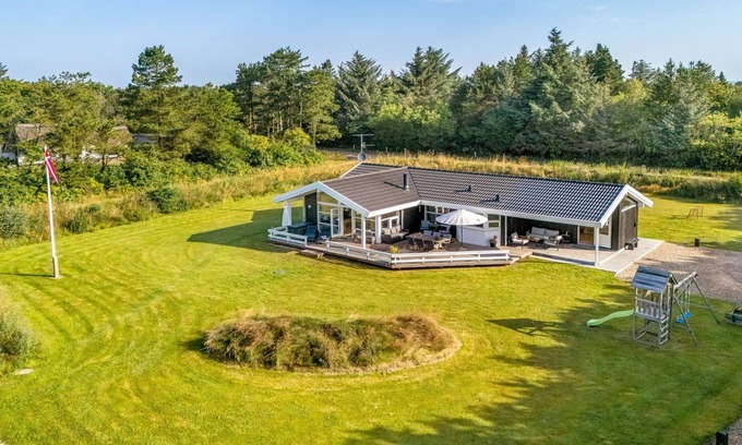 Lodbjerg Hede House | "Sviðandi" - 1.5km from the sea by Interhome