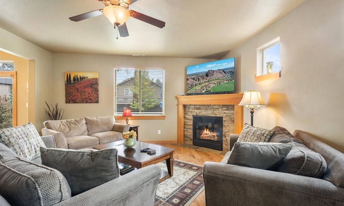 Southwest Bend House | SW Teton Lane | 3 Bed, 2 Bath