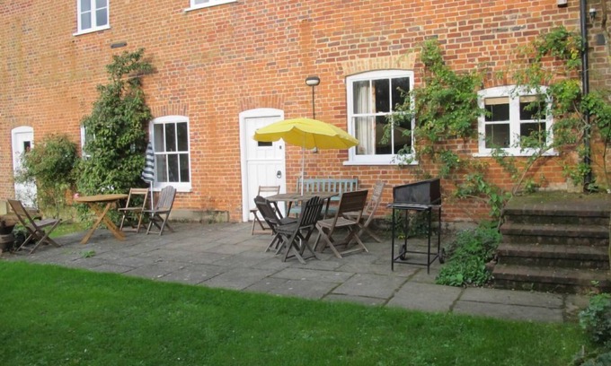 Norwich Cottage | Swallows Cottage - space for everyone to relax & unwind