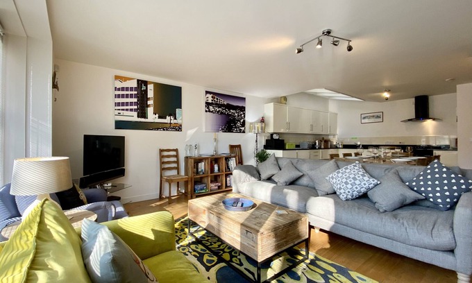 Southwold House | Swallows - Four Bedroom House, Sleeps 8