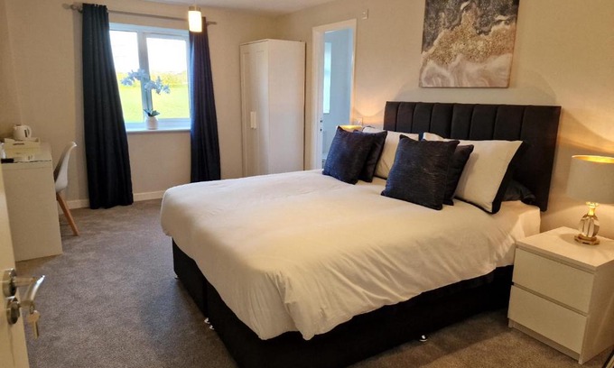 Taunton House | Swan Retreat