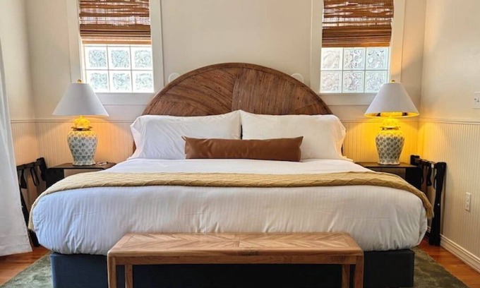 Historic Railroad District House | Swank Boutique Suites | Deluxe King