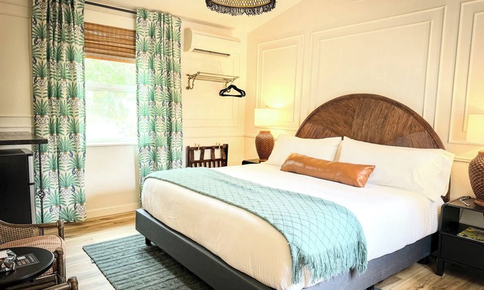 Historic Railroad District House | Swank Boutique Suites | King with Soaking Tub
