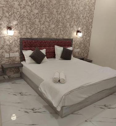 Sector 62 House | Swarn