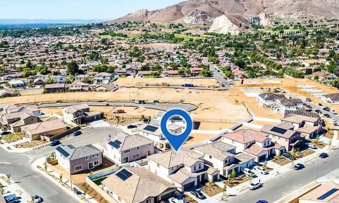 Jurupa Valley House | Sweeping Views on June Mountain Wy