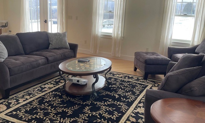 Hillsdale Apartment | Sweet 2-bedroom apartment on horse farm in Hillsdale with WiFi and AC