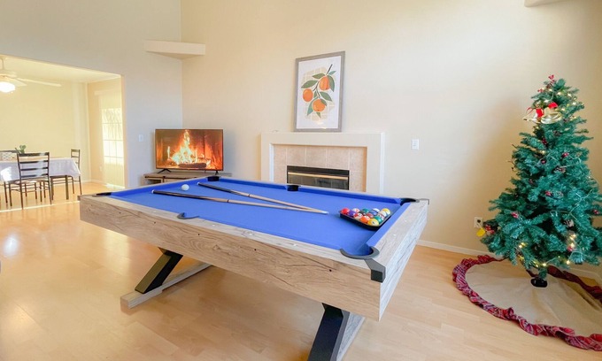 Silverado Ranch House | Sweet 2 bedroom home at Vegas
