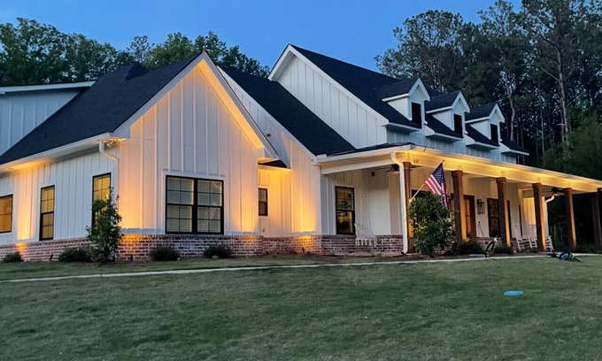 Waverly House | Sweet Bay Creek - Game-Day Ready for AU Sports!