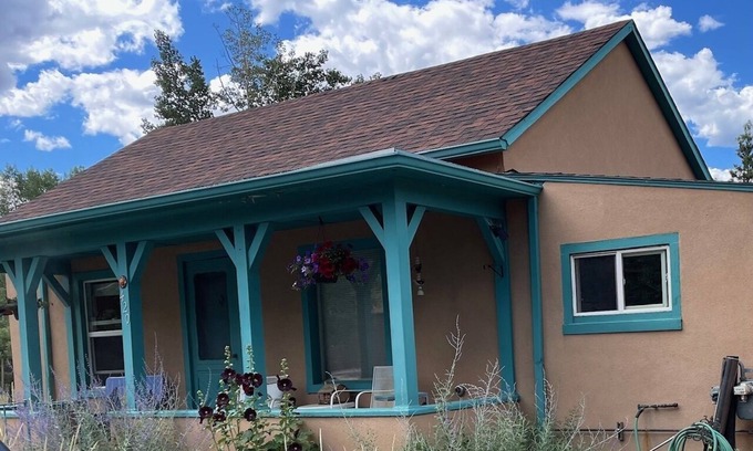 Buena Vista Cottage | Sweet Buena Vista Getaway. 1200 Sq. ft. Walking Distance to everything! STR#269