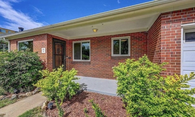 South Park Hill House | Sweet bungalow located near downtown Denver. Pet-friendly! n