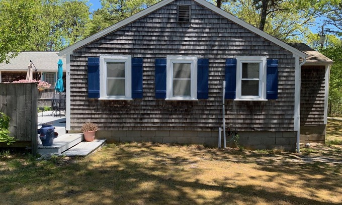Wellfleet Cottage | Sweet Cape Cod Cottage! (CS0011)
