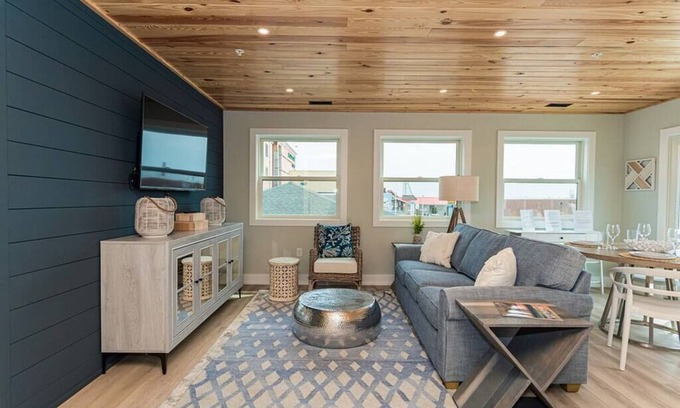 Ocean City Apartment | Sweet Caroline -Boardwalk, Luxury, 2 Bedroom, OCMD