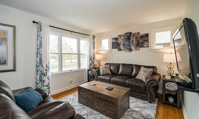St. Charles Historic District House | Sweet Escape Near Historic Main Street & MO River