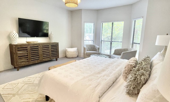 Malbis House | Sweet Haven - Sleeps 10 near I-10 & Mobile Bay