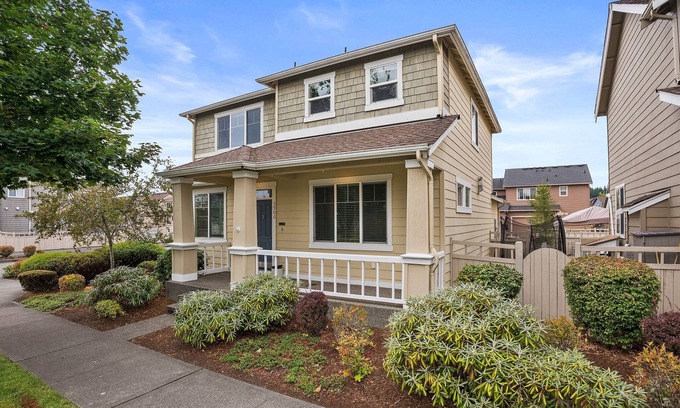East Olympia House | Sweet Home Away from Home!