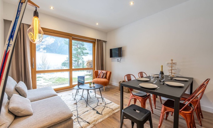 Chamonix City Centre Apartment | Sweet Home Brevent, Chamonix, France