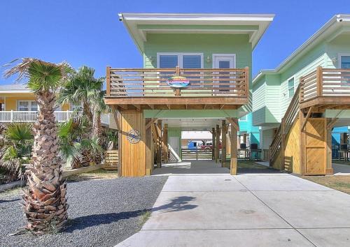 Port Aransas House | Sweet Home La Cabana(11th St Bungalows #10)